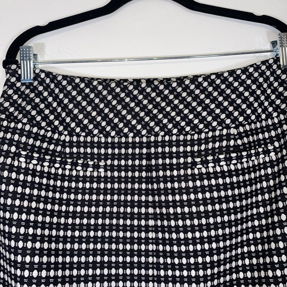 LOFT Ann Taylor Skirt Women 8 Black White Geometric A Line Career Work Stretch - Picture 6 of 7
